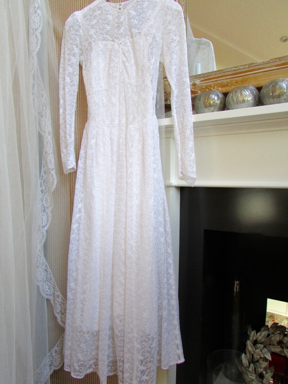 Embroidered Tambour Lace Vintage 40s Wedding Dress, Sweet Old Fashioned  Demure Long Lace Sleeve & High Neck, With an Original 40s Satin Slip - Etsy