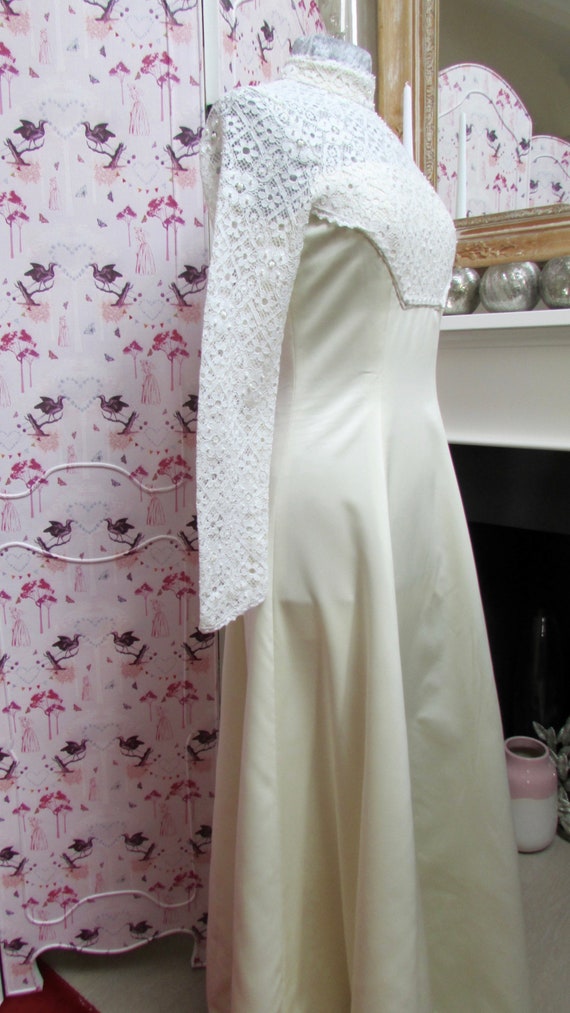 60s vintage wedding dress. Sweet simple swinging … - image 9