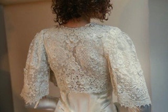 Antique cotton lace bridal cape, beautiful floral… - image 3