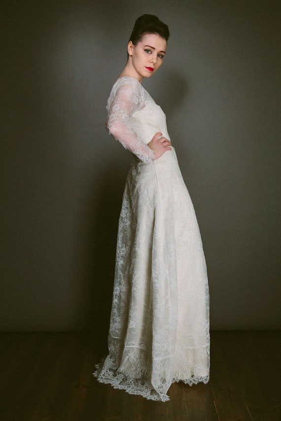Vintage-style Wedding Dress. Long Lace Sleeves UK 10 Sample in Fine Corded  Lace and Pale Apricot Silk Lining, Long Lace Sleeves and V Neck - Etsy