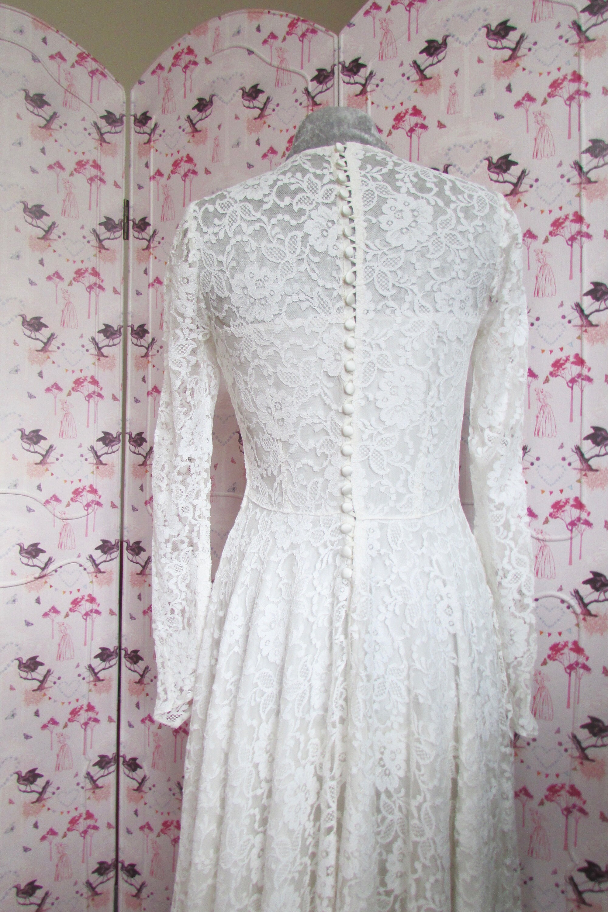 Authentic Vintage 50s Lace Wedding Dress, Long Lace Sleeves Sweetheart Neckline and Button Back. Beautiful Elegant Dress in Great Condition. - Etsy Authentic Vintage 50s Lace Wedding Dress, Long Lace Sleeves Sweetheart Neckline and Button Back. Beautiful Elegant Dress in Great Condition. - Etsy