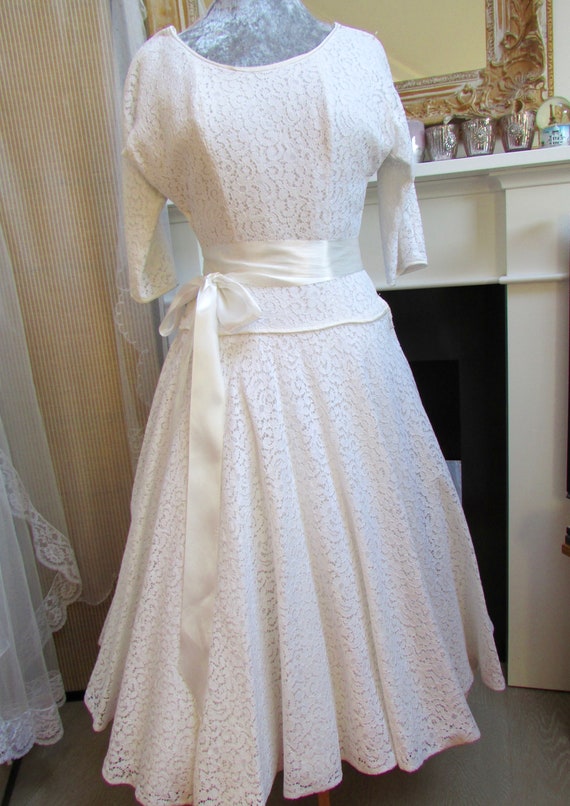 Lovely cotton lace 50s tea length vintage wedding… - image 8
