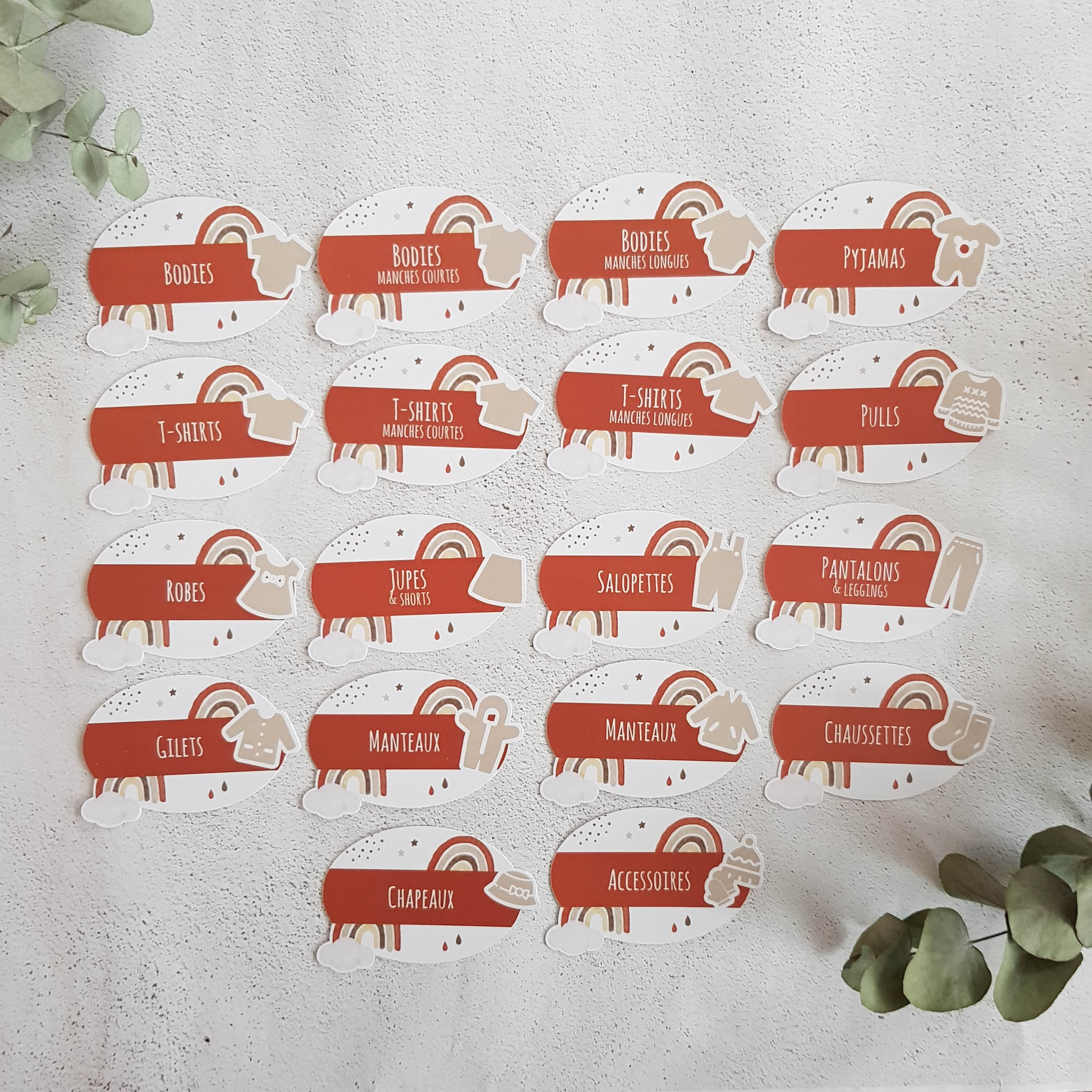 Étiquettes de Rangement Par Type Vêtements à Fixer sur Planches d'étagère d'armoire Bébé Collection 