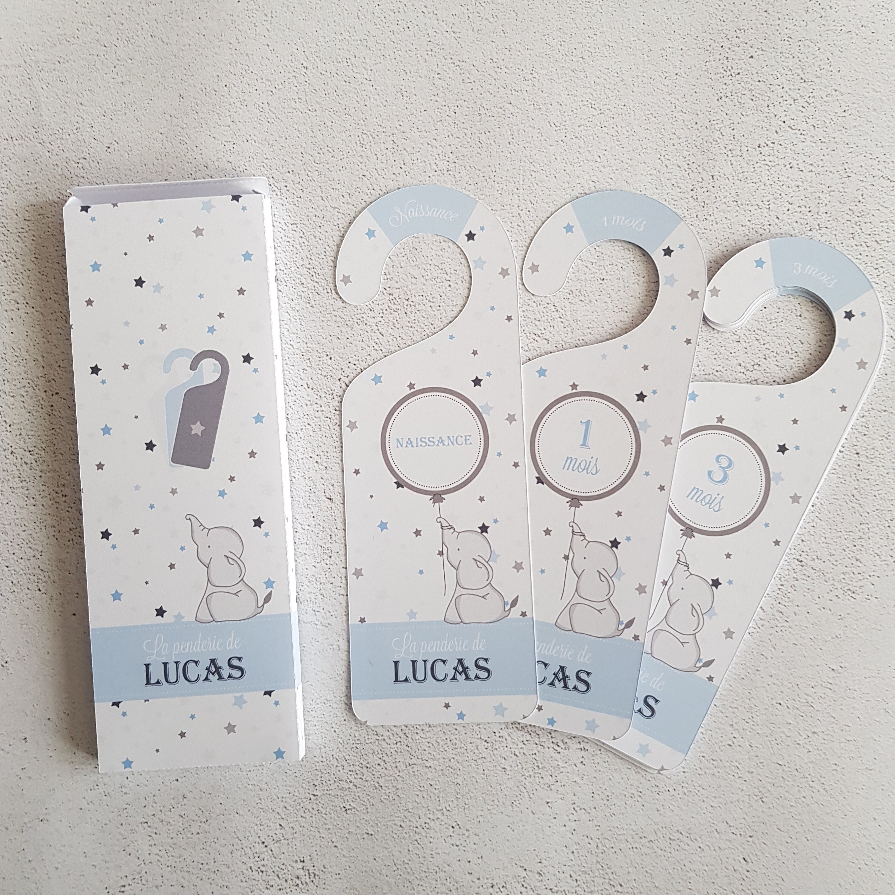 Lot de 9 Séparateurs Penderie Thème Éléphant Bleu Personnalisable Au Prénom Bébé et Sa Jolie Boite R