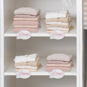 Étiquettes pour organiser et ranger l'armoire de bébé par taille pour vêtements pliés image 2