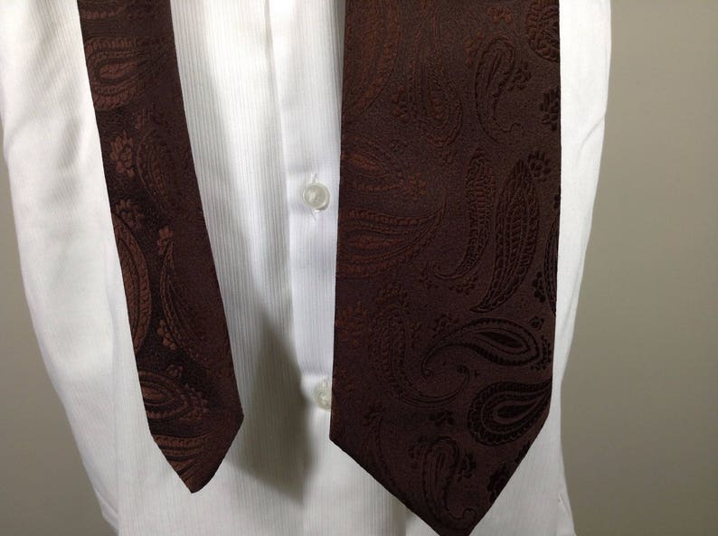 Grenada by Excello Paisley Necktie