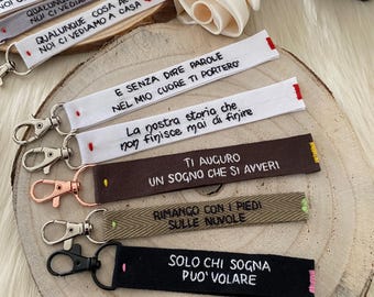 Portachiavi con ricamo, portachiavi ricamato personalizzato, portachiavi con scritta personalizzabile