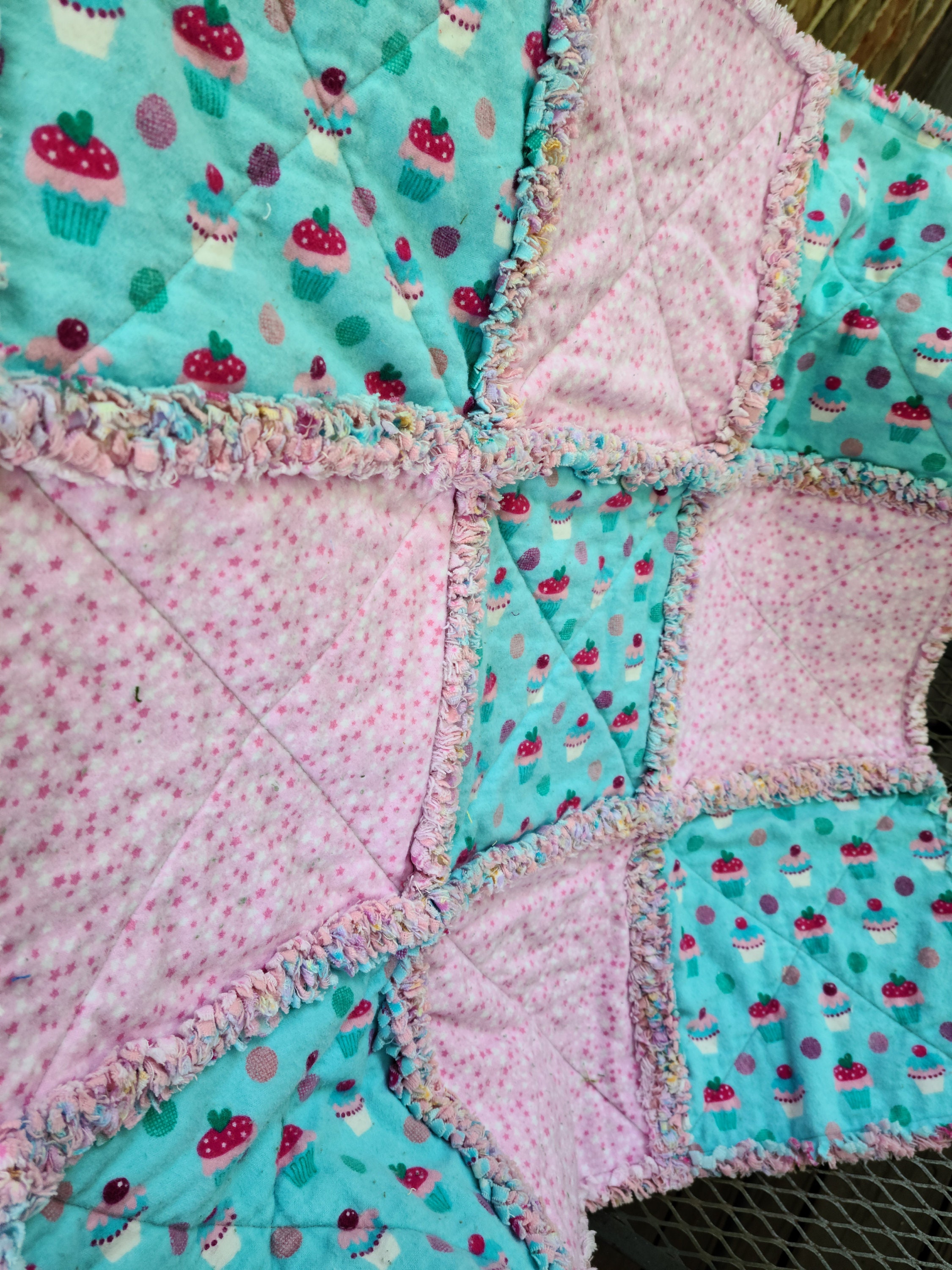 Baby Rag Quilt, Nursery Rag Quilt, Cupcake Crib Quilt, Pink Baby Quilt, Pink Crib Quilt, Cupcake
