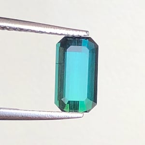アフガニスタン産天然トルマリン バイカラー エメラルド ファセットルース 宝石 ジュエリー、リング用 宝石 1.30カラット