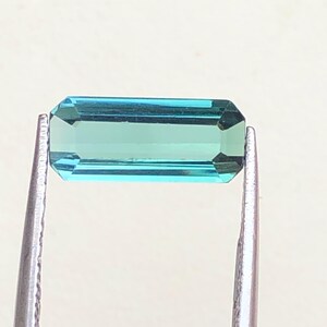 アフガニスタン産天然トルマリン バイカラー バゲットシェイプ ファセットルースジェムストーン ジュエリー、リングジェムストーン用 1.55カラット