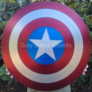 24&quot; and 26&quot; Metal Captain America Shield (Mint Condition)