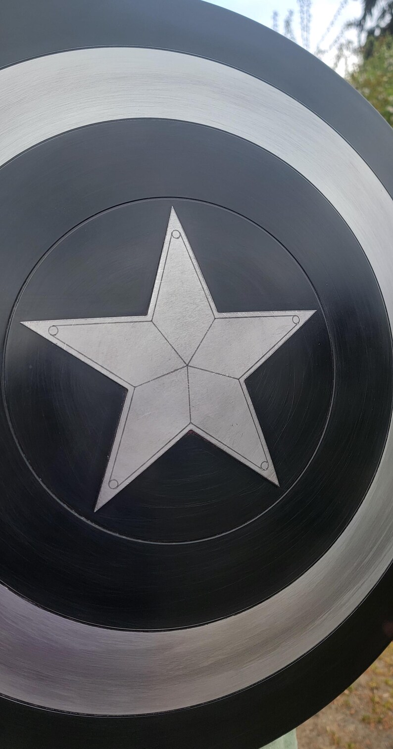 60 cm svart Captain America-sköld i spunnet aluminium | Cosplay-rekvisita bild 5