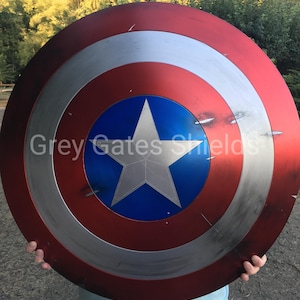 24インチ、26インチ、30インチの金属製キャプテン・アメリカのシールド、カスタムメイド！