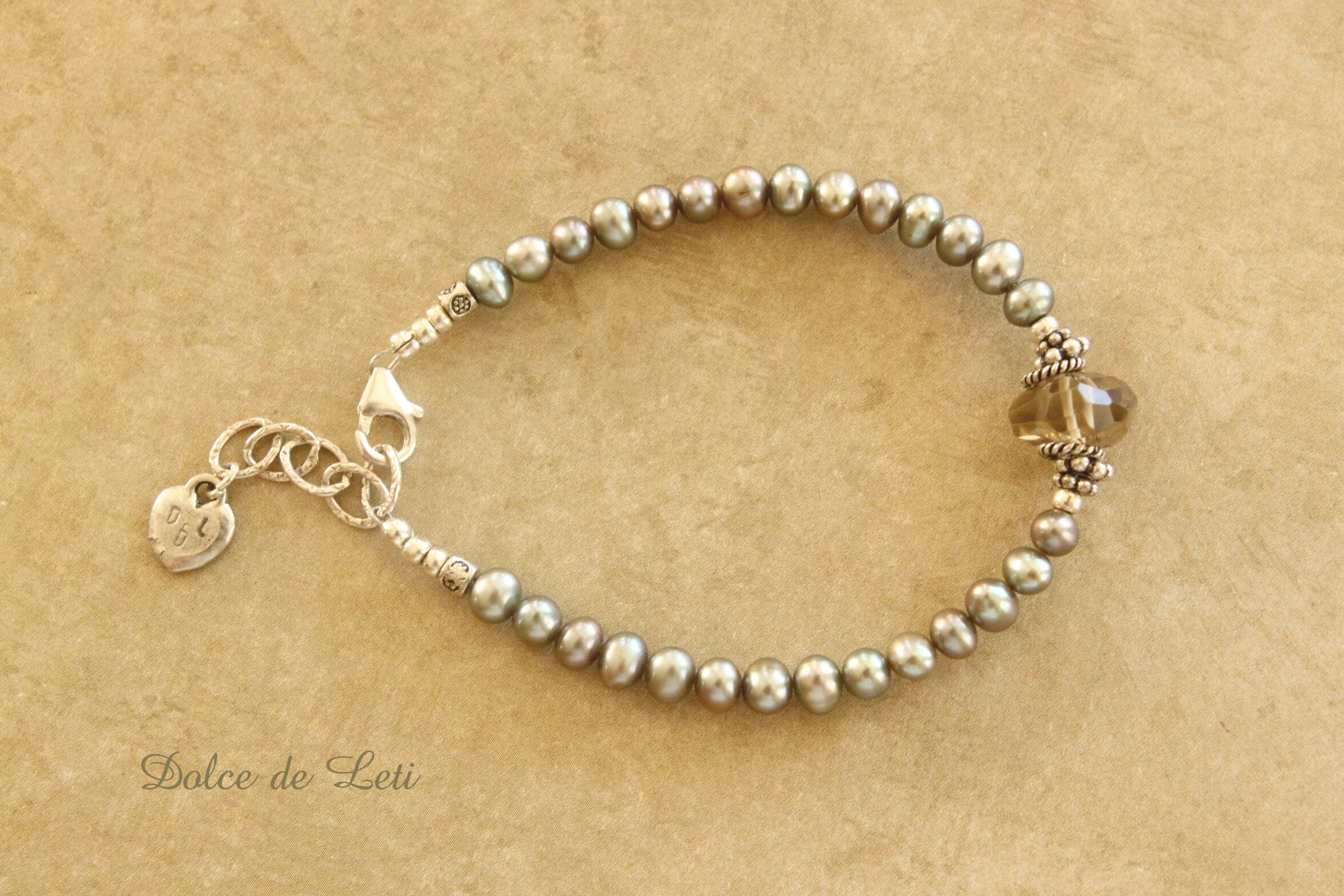 開店記念セール！ Lemon Adjustable Bracelet. Artisan Pearl Green and Quartz 真珠