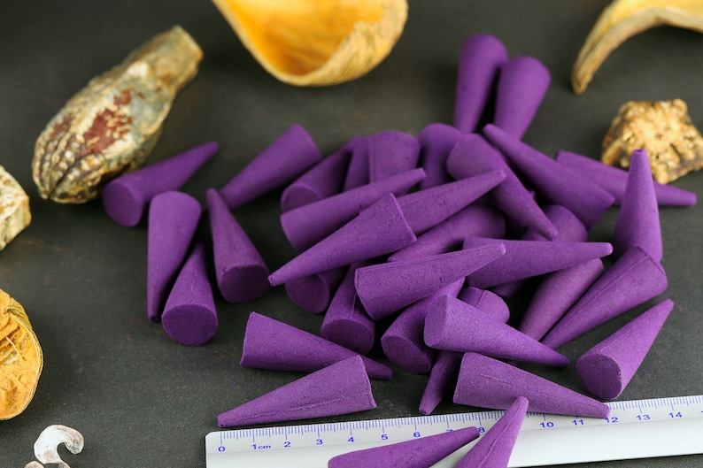 Large incense cones, meditation cones, essential fragrance oils, high quality scent cones, organic incense cones, Lavender, Sandalwood