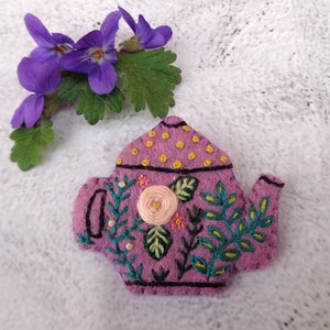 Folk teapot flowers brooch hand embroidered in purple wool felt image 1