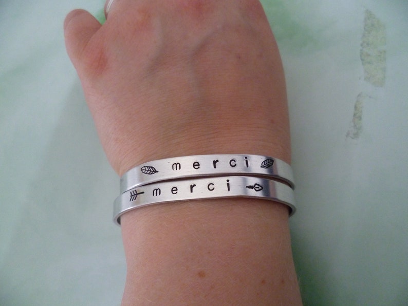 Customizable name adjustable aluminum bracelet engraved by hand with the message of your choice MAMIE first name INITIAL couple