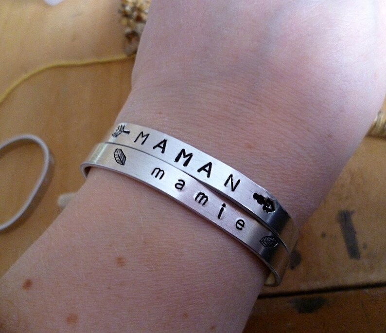 Customizable name adjustable aluminum bracelet engraved by hand with the message of your choice MAMIE first name INITIAL couple