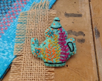 Hand-embroidered MINT oriental teapot brooch in wool felt