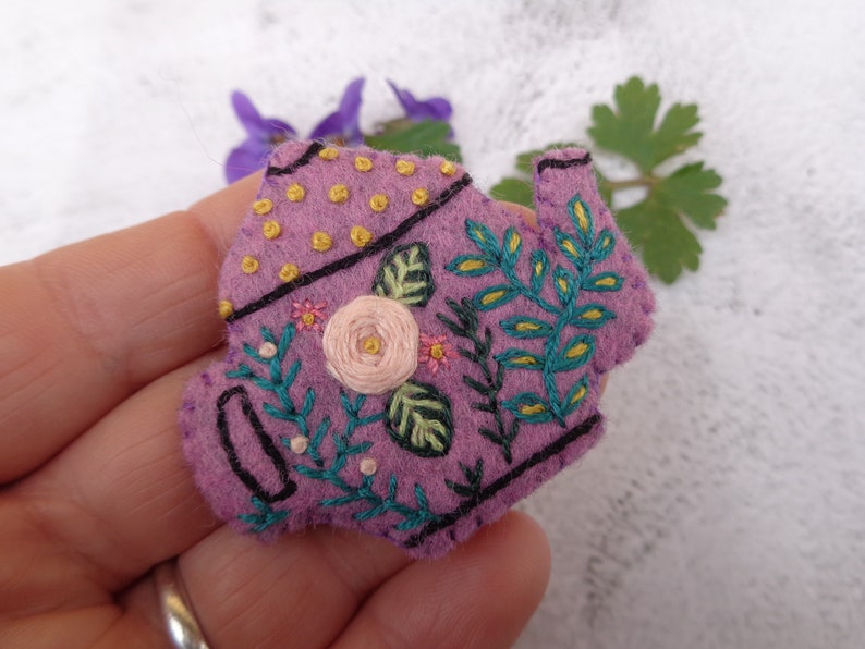 Folk teapot flowers brooch hand embroidered in purple wool felt image 3