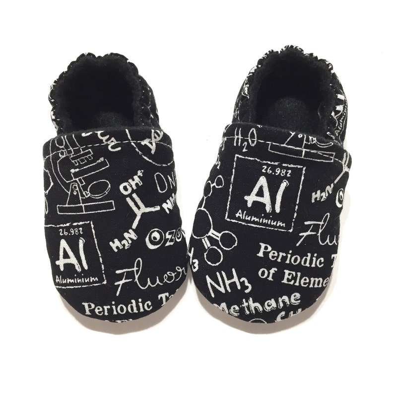 baby shoes that stay on