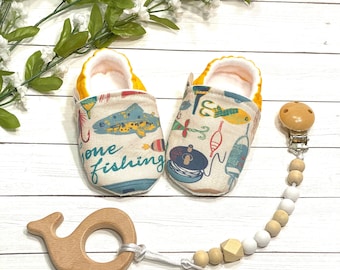 Fish Baby Shoes - Custom Shoes - 0-6 months baby booties - Fishing Baby Booties - Fishing Outfit - Gone Fishing