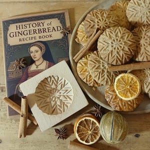 The History of Gingerbread Booklet with Tudor Style Cookie Mould Set