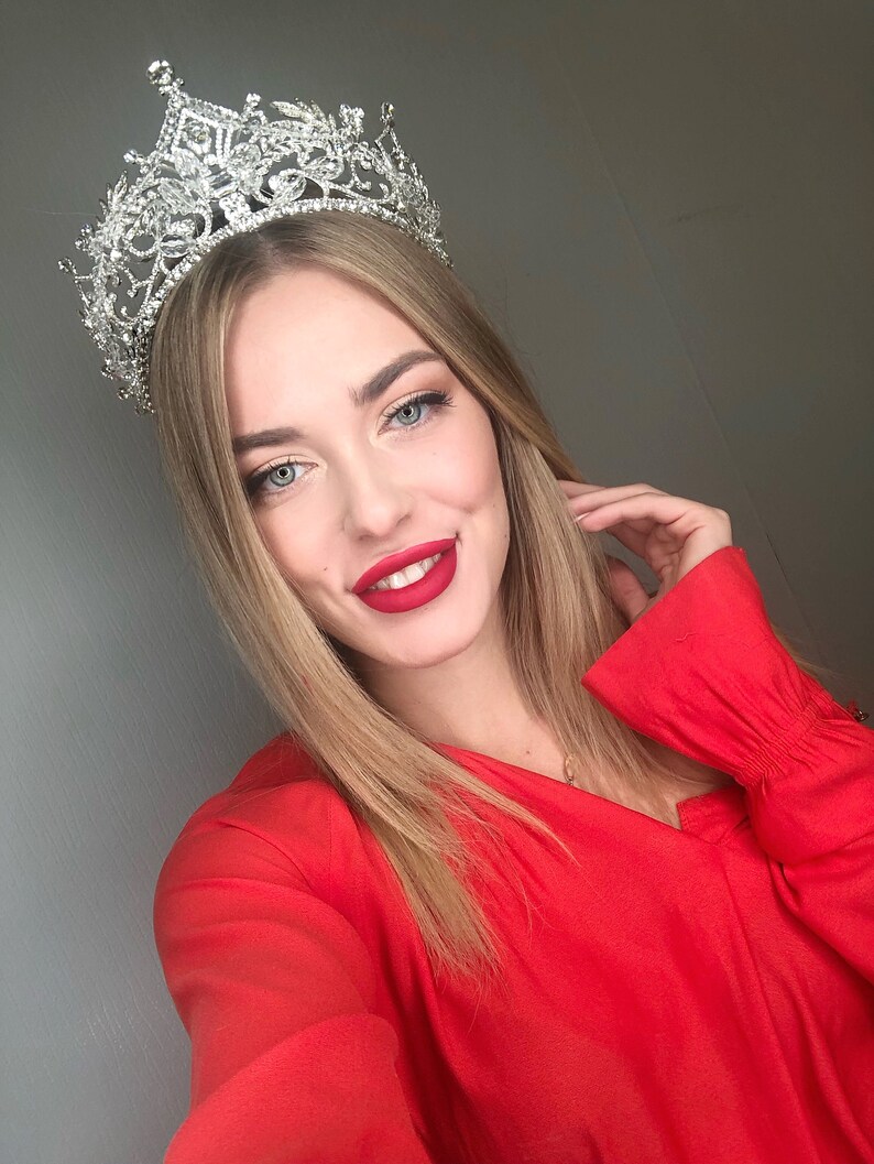 Wedding crownBridal crownCrystal crownRoyal tiaraBridal tiaraSilver tiaraWedding hair accessoriesSilver crownQueen tiaraRoyal crown