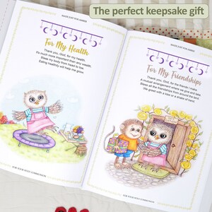 Op de afbeelding: Twee pagina's uit een kinderboek met illustraties van een uil en een aap. De tekst op de linkerpagina luidt "Voor mijn gezondheid" en de tekst op de rechterpagina luidt "Voor mijn vriendschappen".