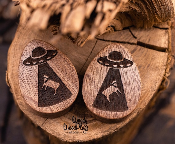 Area 51 drop shaped ear gauges - UFO engaved wood plugs - Alien abduction halloween ear plugs gauges 18mm 20mm 22mm 24mm 25mm 26mm 28mm 30mm