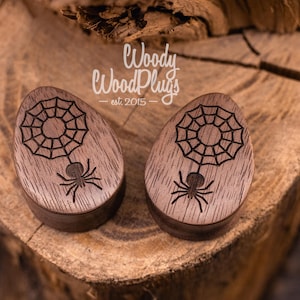 Handmade Teardrop Wood Plugs – Organic Spider‑Web Design – Custom Gauges 18–50mm – Natural Oak Ear Tunnels Gift