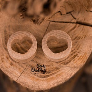 Handmade Valentine’s Day Ear Plugs – Beech Wood Gauges with Carved Heart – Organic Saddle Fit Plugs – Romantic Gift for Stretched Ears
