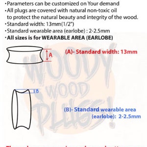 Op de afbeelding: Een paar dubbele geflaarde houten oorpluggen. De pluggen zijn 13 mm breed en hebben een draagbaar gebied van 2-2,5 mm. De tekst "(A)- Standaard breedte: 13 mm" en "(B)- Standaard draagbaar gebied (oorlel): 2-2,5 mm" is zichtbaar in de afbeelding.