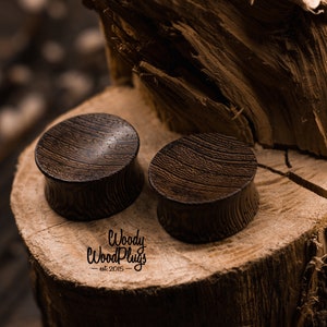 Concave plugs concave ear gauges wooden gauges organic gauges 10 mm 12 mm 14 mm 16mm 18mm 20mm 22mm 24mm 26mm 28mm 30mm Wenge