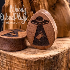Area 51 druppelvormige oordopjes - UFO gegraveerde houten pluggen - Alien ontvoering Halloween oordopjes met meters 18mm 20mm 22mm 24mm 25mm 26mm 28mm 30mm afbeelding 7