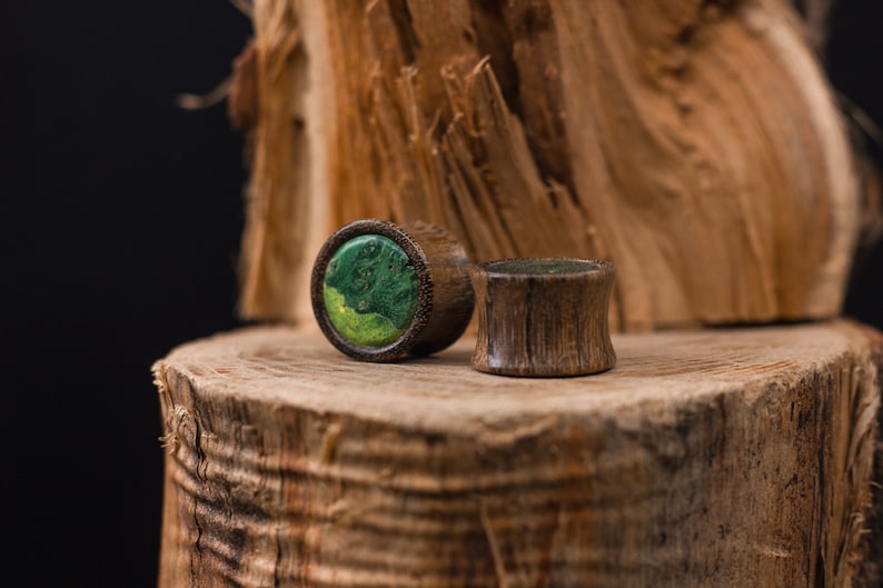 Amazaque wood ear plugs with green Maple inlaid | Natural green wooden gauges 10mm 00g 12mm 14mm 16mm 18mm 20mm 22mm 24mm 26mm 28mm 30mm image 9
