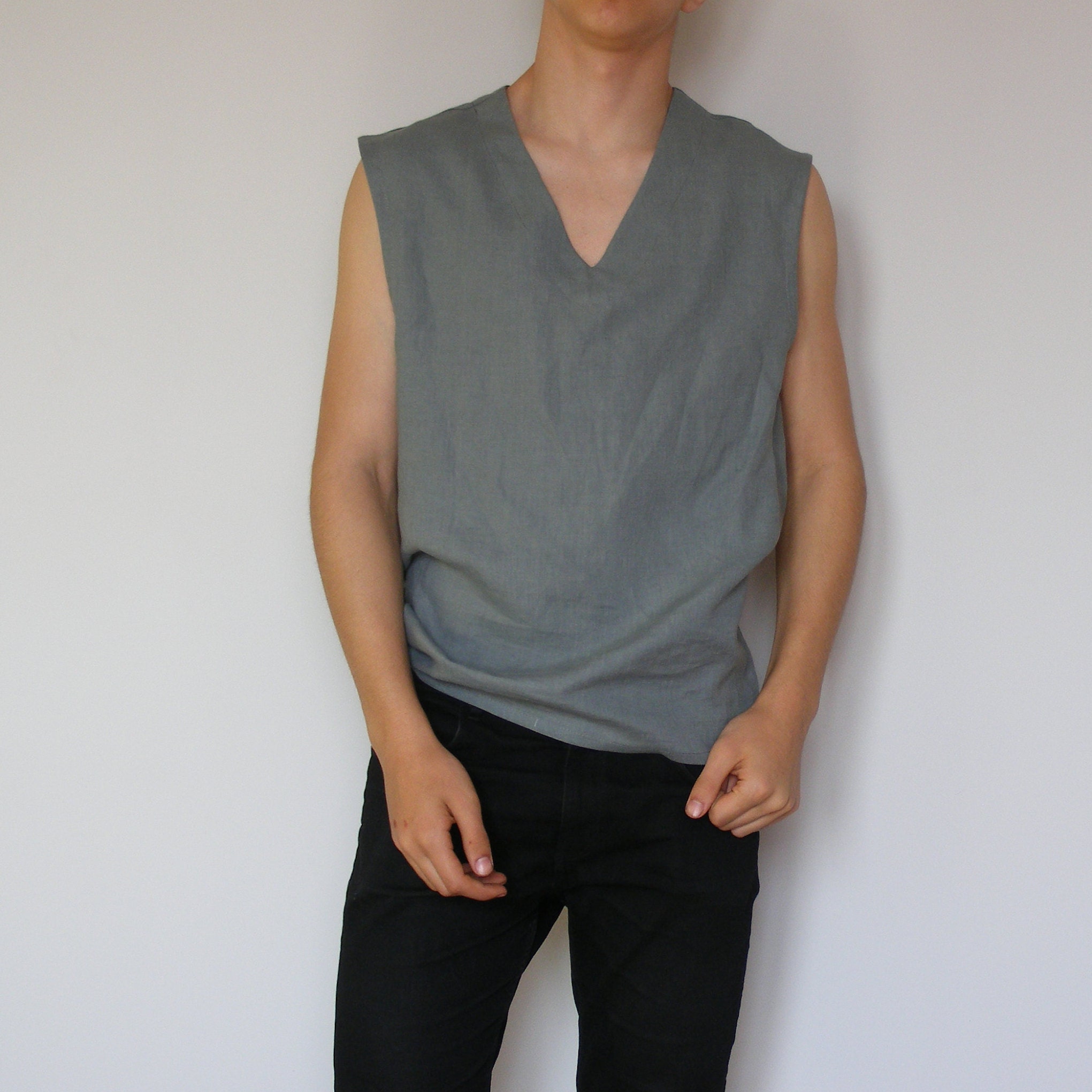 Linen Sleeveless Top (Black) main image 1