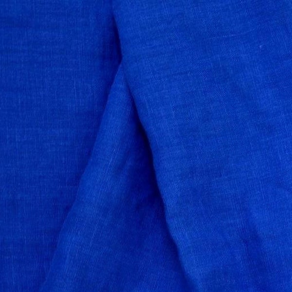 Reiner 100% Leinenstoff royalblau ca. 200g/m². Mittelschwer, dicht gewebt. Breite ca. 145cm lang.