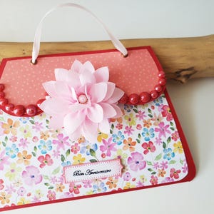 Cartão de aniversário. Cartão de aniversário feminino. Cartão de aniversário feminino. Bolsa.