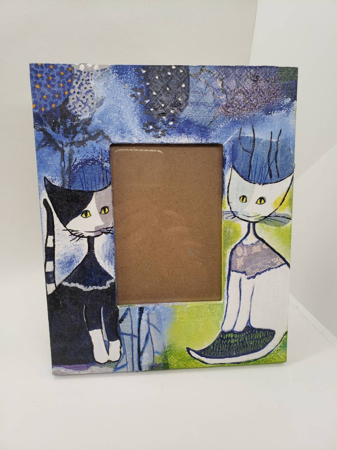 Cadre Photo en Bois Fait Main avec Du Papier. Cadre sur Le Thème Des Chats.