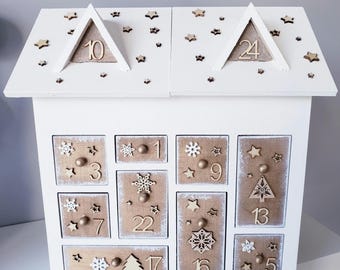 Adventskalender i trä. Handgjord adventskalender.
