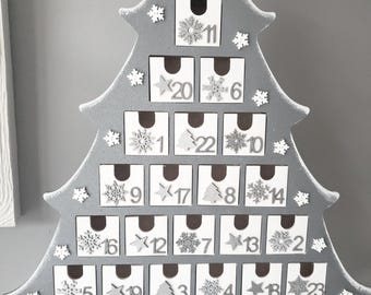 Träadventskalender. Handgjord adventskalender. Adventskalender. Julgran.
