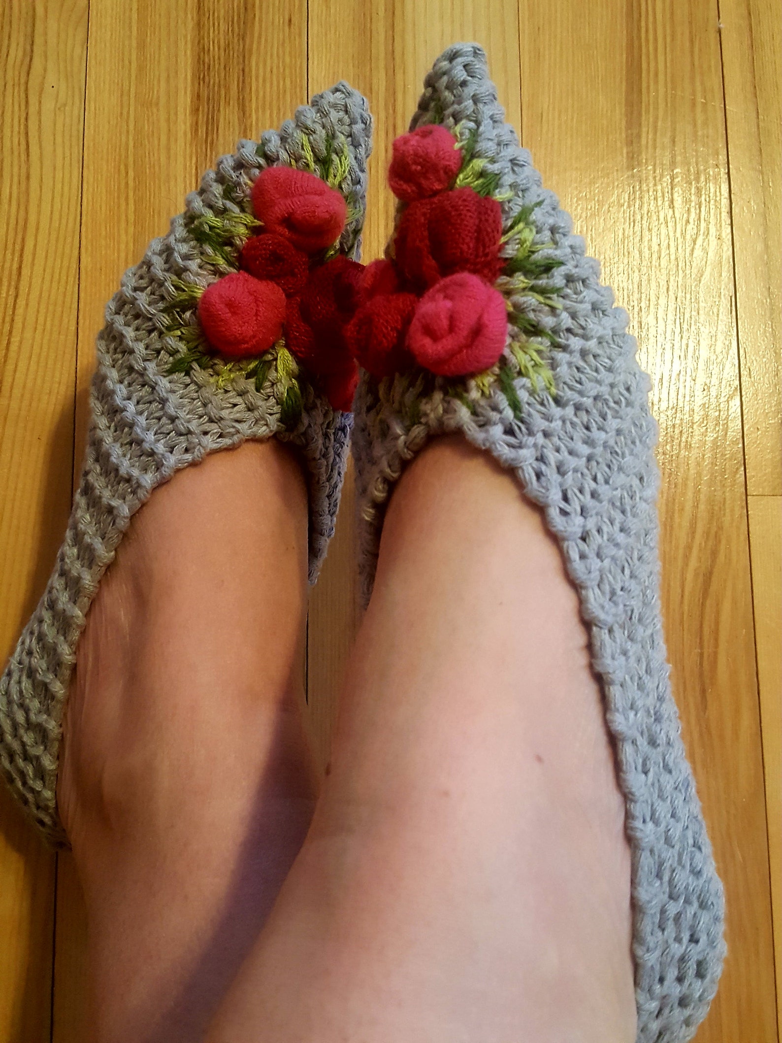 grey cotton womens slippers.hand knitted shoes.embroidered flowers.pink rose.ballet flats home shoes .boho floral inspiration.fr