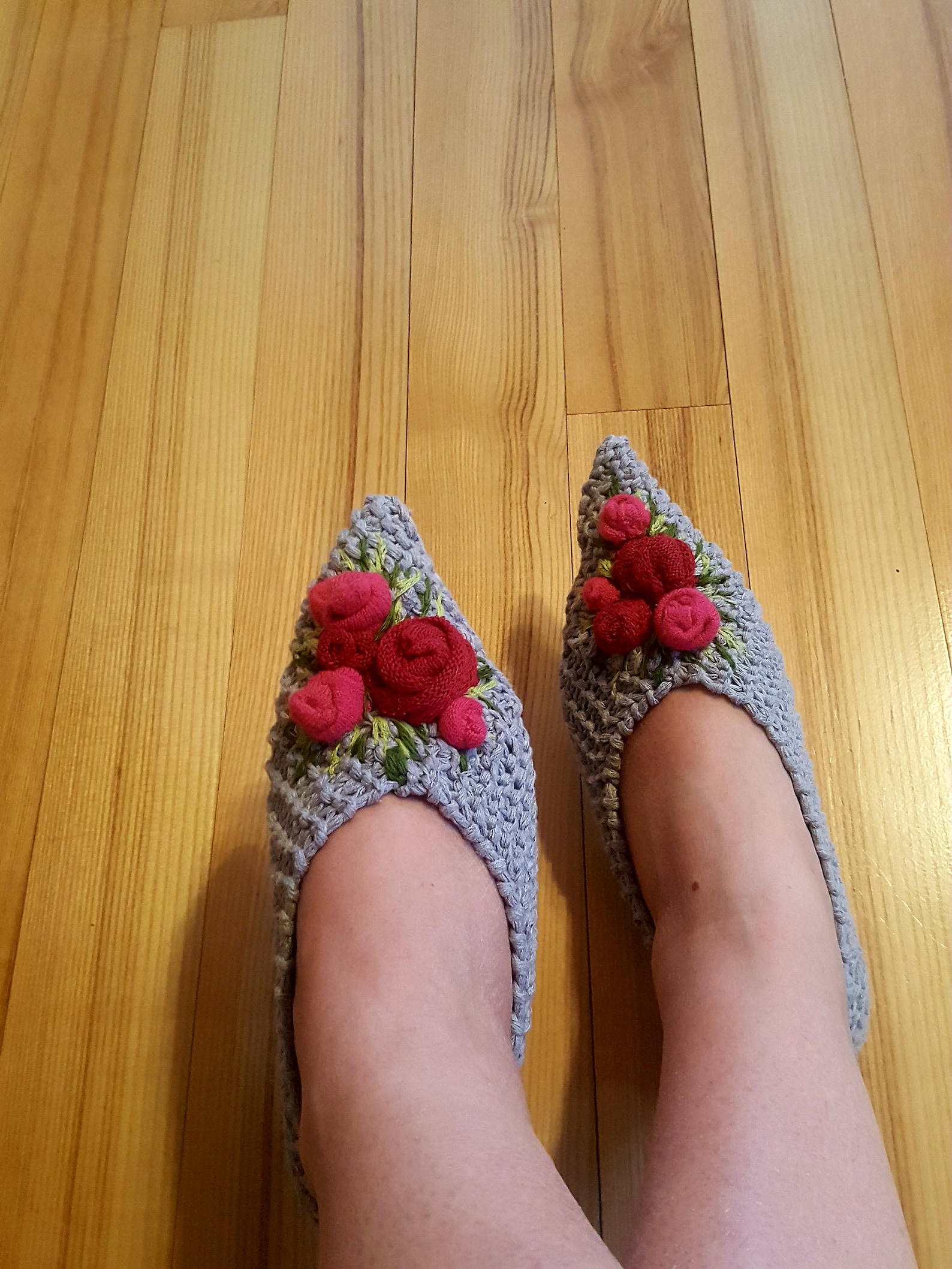 grey cotton womens slippers.hand knitted shoes.embroidered flowers.pink rose.ballet flats home shoes .boho floral inspiration.fr