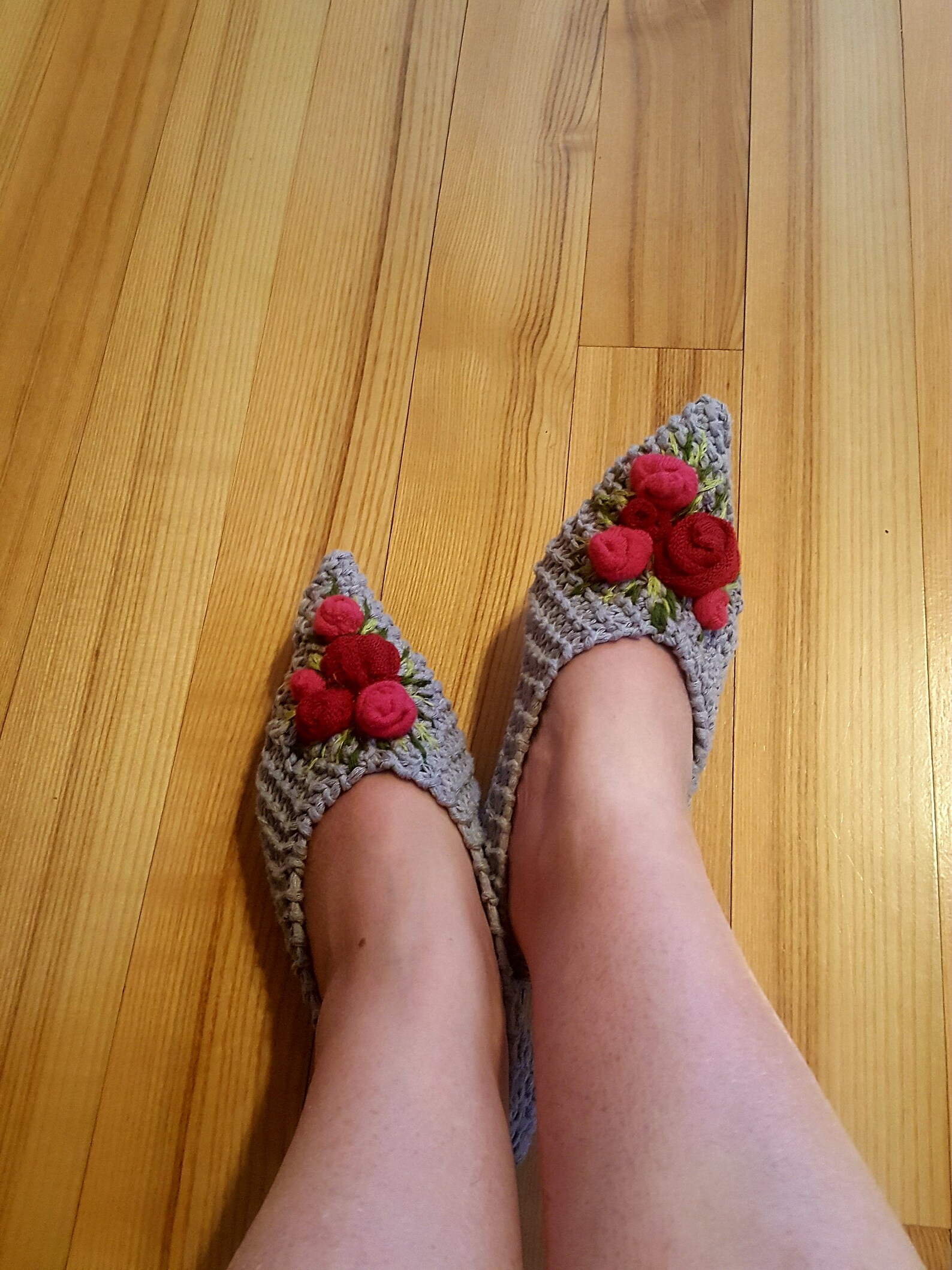 grey cotton womens slippers.hand knitted shoes.embroidered flowers.pink rose.ballet flats home shoes .boho floral inspiration.fr