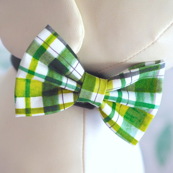 St. Patrick's Green Plaid Dog Bow Tie, Spring Bow Ties for Pet Holiday Photos fits Small to Extra Large Dogs / Cats