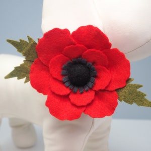 Poppy Red Collar Flower for Big Dogs, Handmade Large Felt Flower Collar Accessory, Remembrance Flower for Dogs Cats Wedding Family Photos
