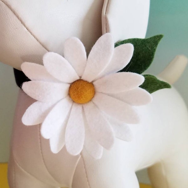 Daisy Collar Flower for Large Dogs, White Felt Handmade Floral Wedding Collar Accessory, Custom Color Big Collar Flowers Pet Bow Attachment