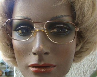 Very chic frame by SAFILO ( orginal vintage )