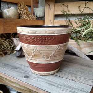 Chic vintage planter, flower pot, ceramic pot